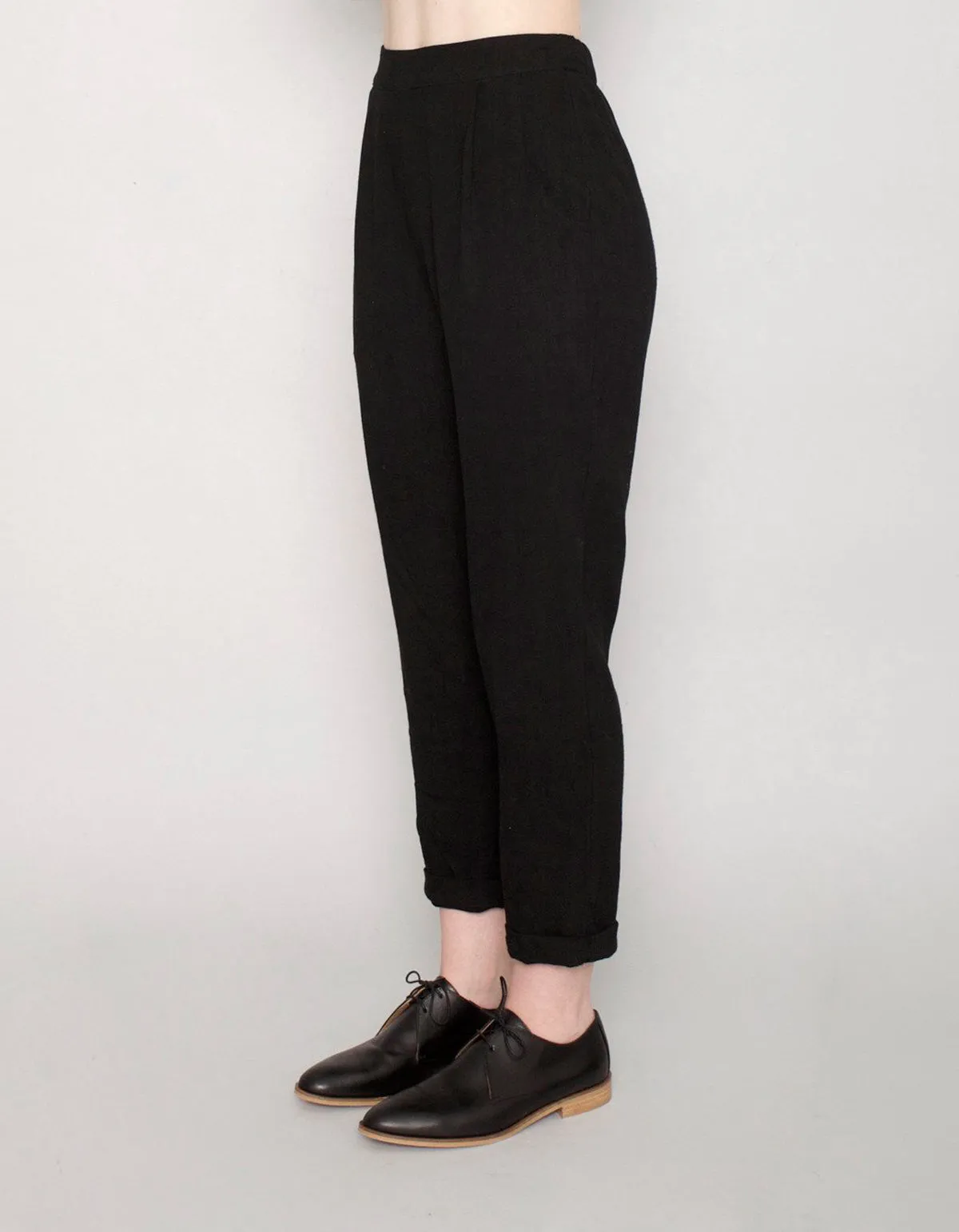 SIGNATURE RELAXED TAPERING TROUSER