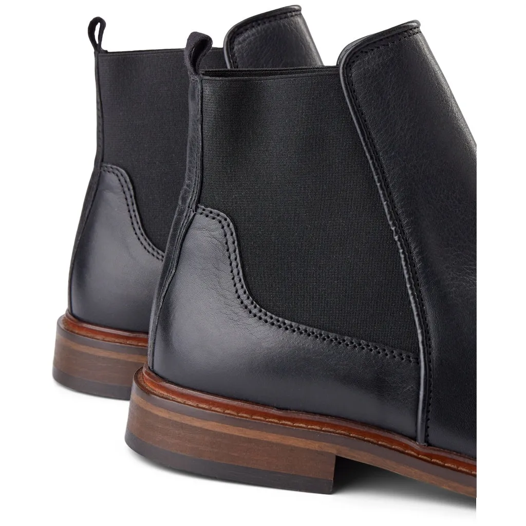 Wyatt Leather Chelsea Boot - BLACK